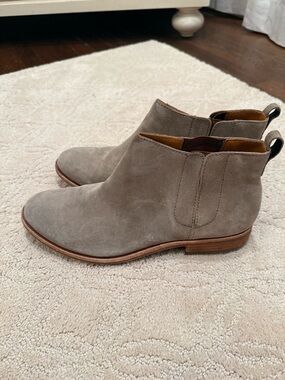 Kork-Ease Women's Suede Chelsea Ankle Boots in Gray Taupe